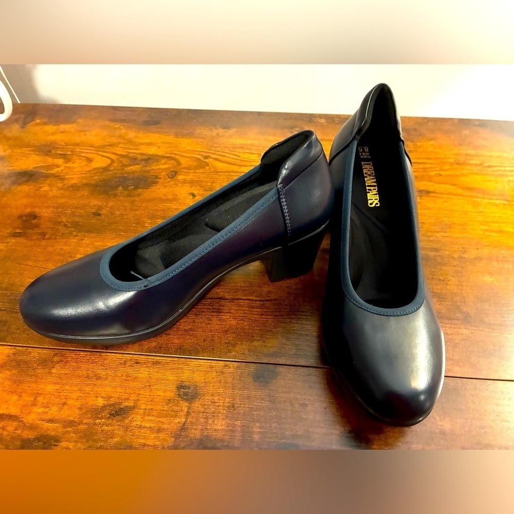 Dream Pairs Woman’s Navy Pumps Size 8.5 Cushioned Comfortable